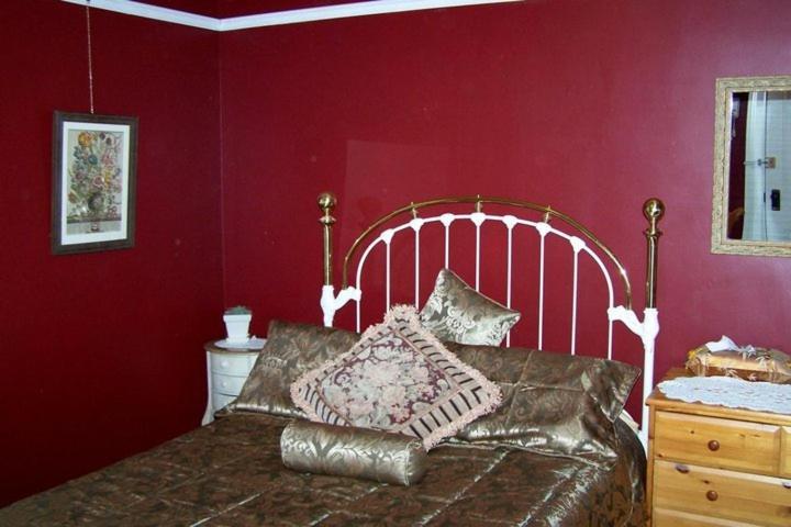 Rogers Motel Smiths Falls Room photo